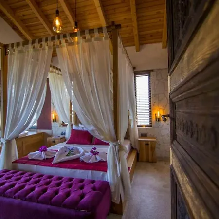 Βίλα Outstanding With Private Pool And Jacuzzi In Φετιγιέ