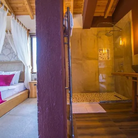 Βίλα Outstanding With Private Pool And Jacuzzi In *