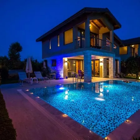 Outstanding With Private Pool And Jacuzzi In * Φετιγιέ