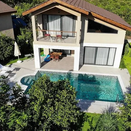Βίλα Outstanding With Private Pool And Jacuzzi In